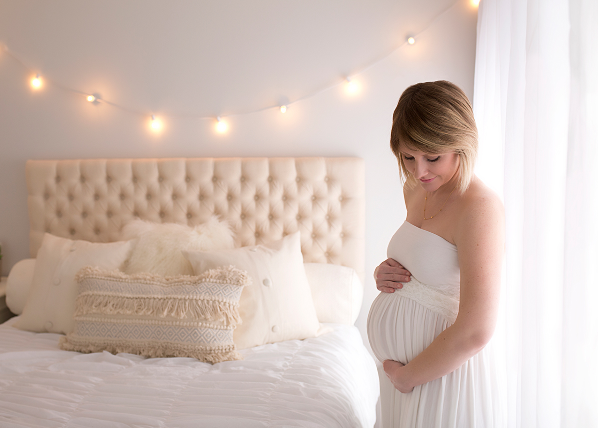 lifestyle maternity photographer howell michigan 2020