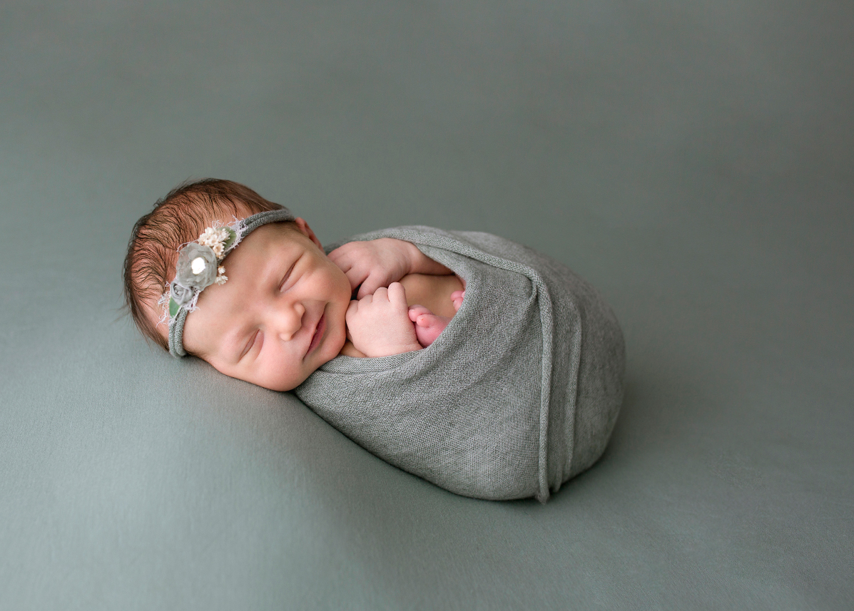 newborn portraits howell michigan 2021