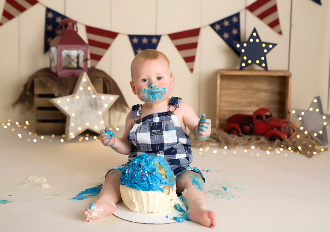 brighton michigan cake smash photographer ann arbor howell fenton milford one year patriotic fourth of july